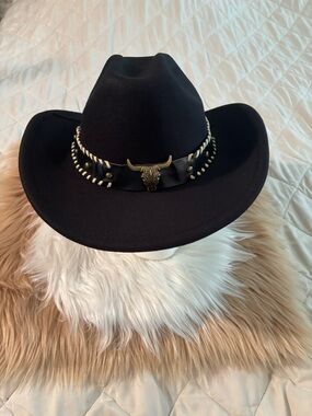 Source Unknown Black Western Cowboy Hat with Brass Bull Skull